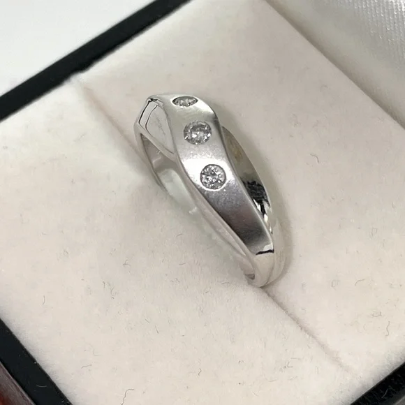 Solid 14K White Gold Natural Round Cut Natural Diamond Trio Modern Ring